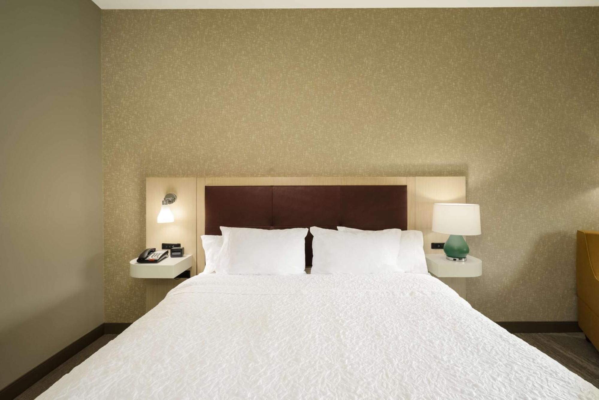 Hampton Inn Newport Zewnętrze zdjęcie