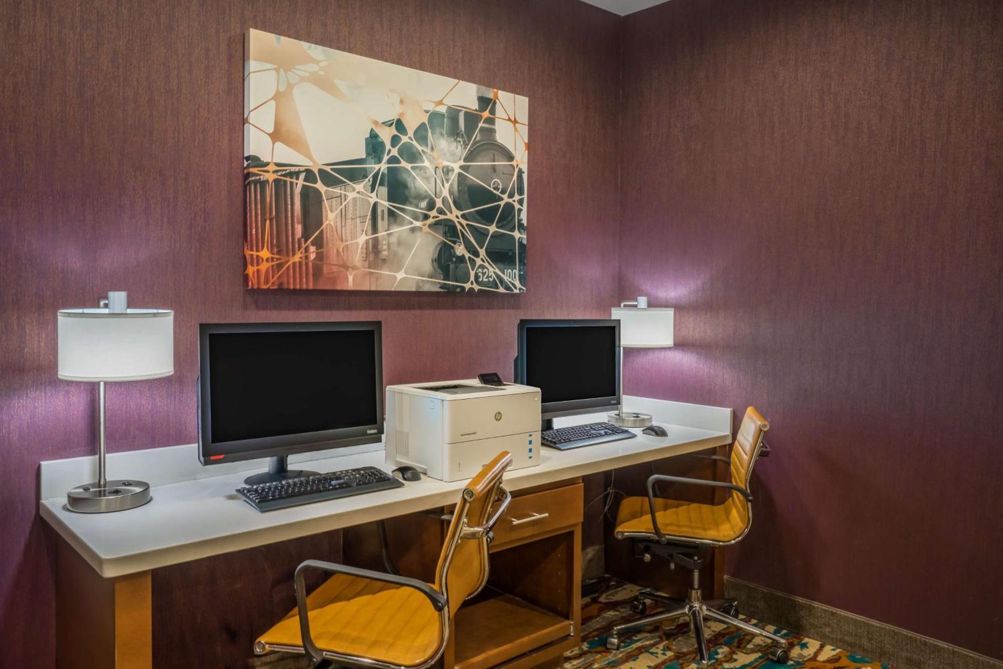 Hampton Inn Newport Zewnętrze zdjęcie