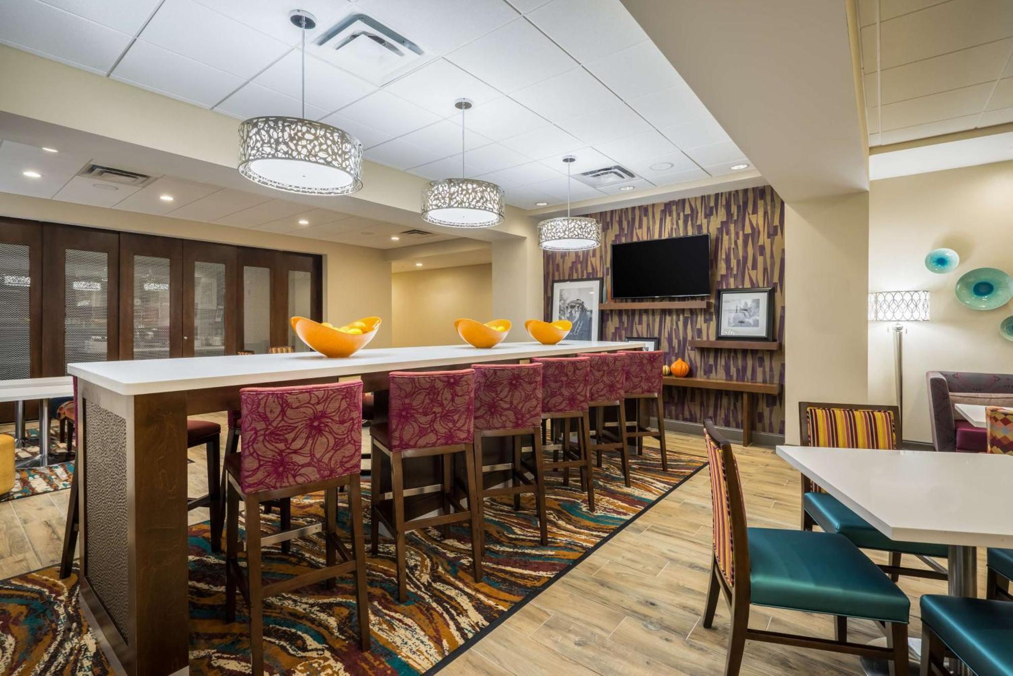 Hampton Inn Newport Zewnętrze zdjęcie